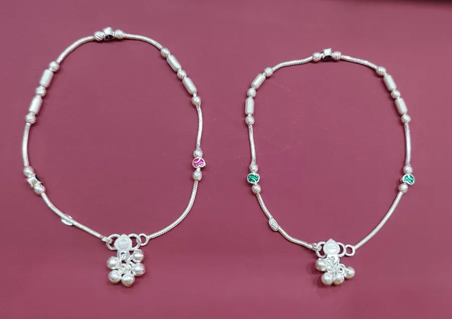 Fashionable Lightweight Anklets with Multicolour Enamel Charms for Girls & Women-